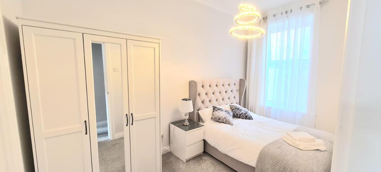 Spacious 3 Bed Flat Near The Sea With Parking Bournemouth Exterior foto